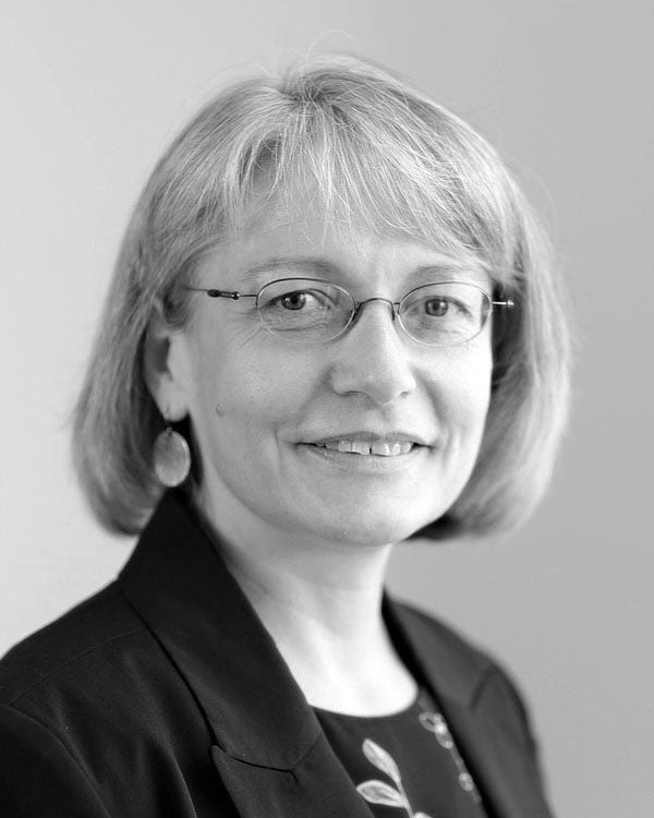 CSB Mortgage Loan Officer Lynn Harvey's black-and-white headshot